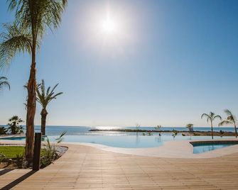 Lebay Beach Hotel - Oroklini - Pool