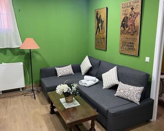 A&r Apartamento Santiago II - San Sebastián de los Reyes - Living room