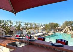 Luxury Estate in Prime Location w Panoramic views of Lake Havasu - Lake Havasu City - Pool