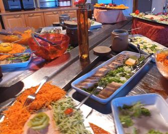 VVF Le Lac de Serre Ponçon à Chorges - Chorges - Buffet