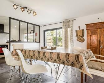 Charmante Grange Rénovée avec Piscine et WiFi - FR-1-306-822 - Villeneuve-en-Retz - Dining room