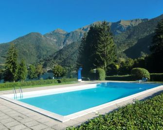 Wohnung mit Pool in der Nähe des Sees by Interhome - Molina di Ledro - Pool