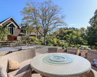 The Pheasantry - Builth Wells - Patio