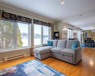 Hôtel à la maison - Chalet Lola - St-Tite - Salon