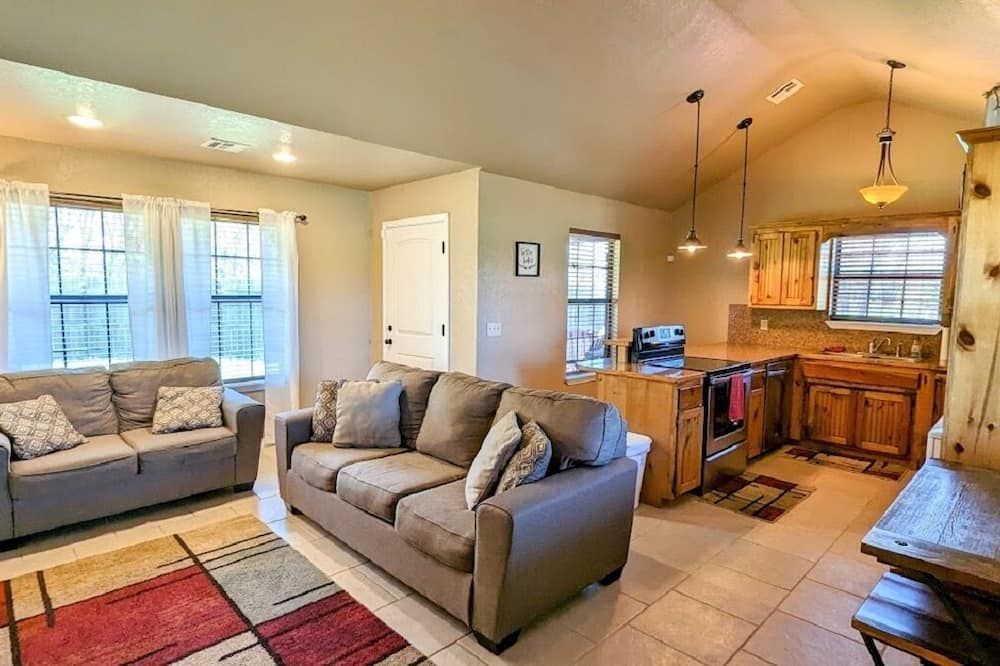 Star Valley cozy log cabin close to the Chickasaw National and Turner Falls Park - Sulphur - Sala de estar