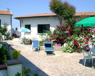 Hotel Scoglio Bianco - Portoferraio - Patio