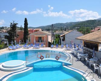 Sunflower Apartments & Studios - Kassiopi - Basen