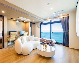 Hound Hotel Ulsan - Ulsan