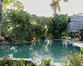 Pondok Sari Beach & Spa Resort - Gerokgak - Pool