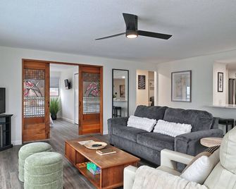 Manor Hill Haven Hot Tub & Accessible Features - Medford - Sala de estar