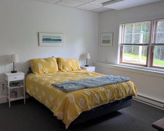 Charming, private, 1 br apartment close to Burlington and Middlebury. - Charlotte - Bedroom