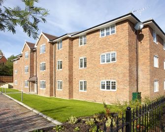 Saco Farnborough - Reading Road - Farnborough - Building