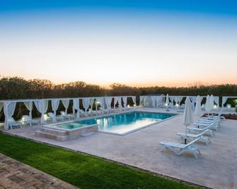 Relais Masseria Casina Dei Cari - Ugento - Bazén