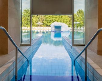 Greenfield Hotel Golf & Spa - Buk - Piscina