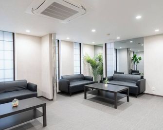 Triple room with private bathroom 211 / Osaka Ōsaka - Osaka - Lobby