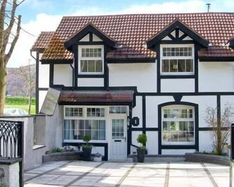 Mountain View - Conwy - Building