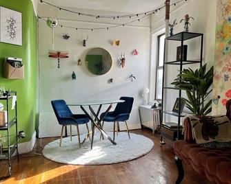Whimsical Apartment Downtown Les - ニューヨーク