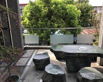 Kuo Kuang Hostel - Hualien City - Balcón