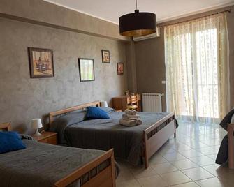 B&b Casabella - Riposto - Schlafzimmer