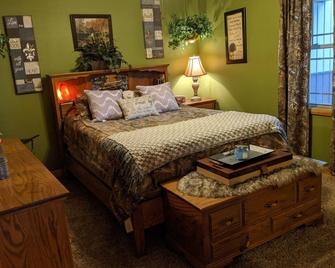 Guesthouse with fresh country air, beautiful views. 25 minutes from Eau Claire. - Hixton - Habitación