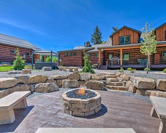 Renovated Historic Cabin about 25 Miles to Park City! - Kamas - Patio