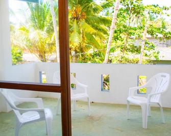 Feel Beach Apartments - Kalutara - Balcony