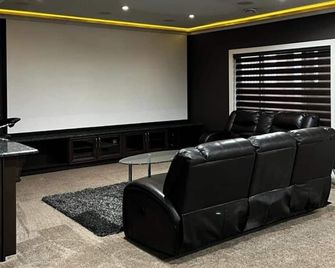 Beautiful 1 bedroom Basement in an Acreage - Balzac