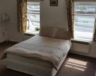 140 Midland Road - Luton - Bedroom