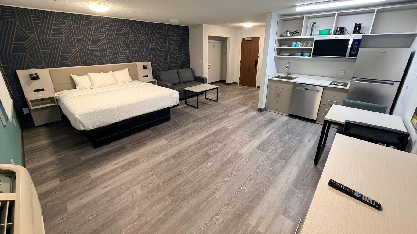 MainStay Suites Indianapolis Northwest - College Parks