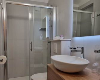 Villa Daniela - Bol - Bathroom