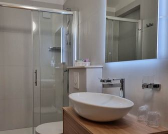 Villa Daniela - Bol - Bathroom