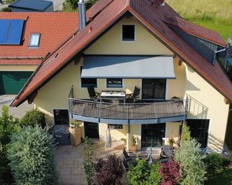 Ferienwohnung Faber mit großem Südbalkon - Essing - Gebäude
