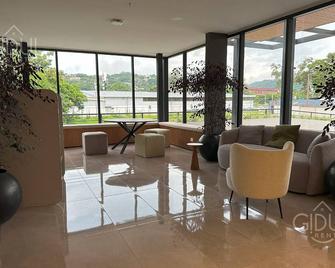 Beautiful, cozy, upscale APT next to Las Ramblas - Santa Tecla - Lounge