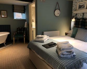 The Golden Pheasant Inn - Burford - Bedroom