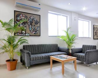 Hotel De Ecobiz - Ahmedabad - Lobby