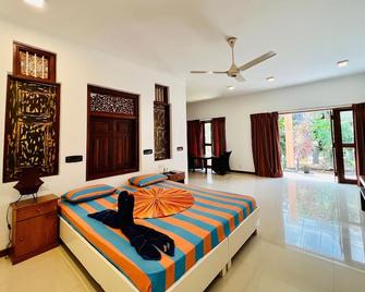 Gomez Place - נגומבו - חדר שינה