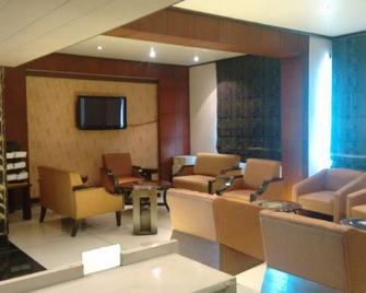 The Shiv Grand - Gāndhīdhām - Lounge