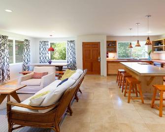Paia Family Cottage - Walk to everything in Paia Town - Paia - Sala de estar