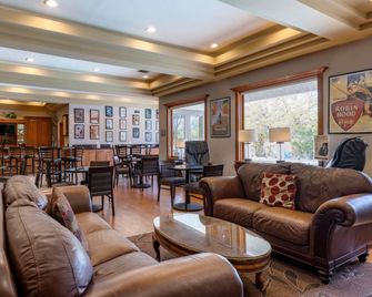 Best Western Plus Thousand Oaks Inn - Thousand Oaks - Bar