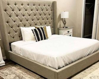 Explore Historic Dt in This Cozy Open Ai - Cartersville