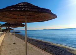 Sanders Ermitage on the Beach - Delightful 1-Bedroom Apartment With Sea View - Limassol - Playa