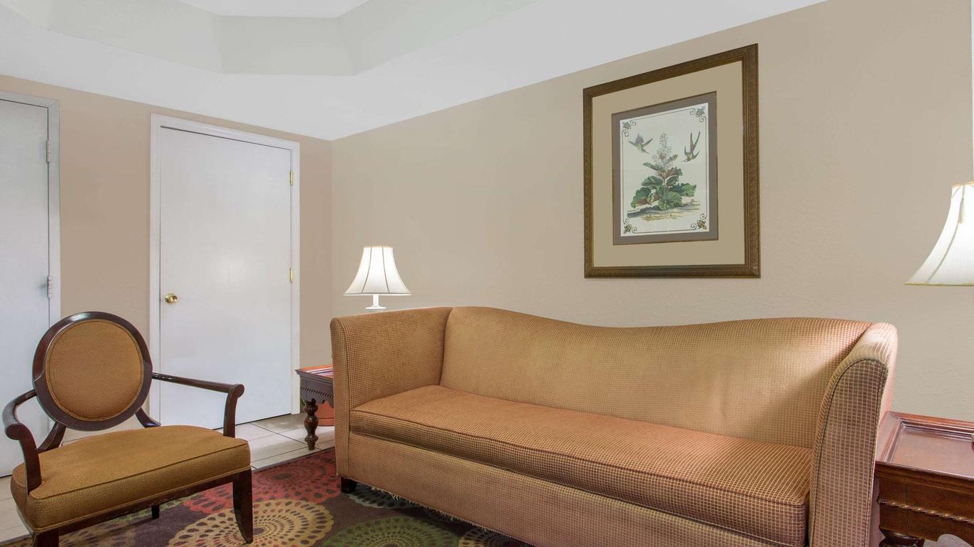 سوبر 8 باي ويندام أنتيوك/ناشفيل ساوث إيست