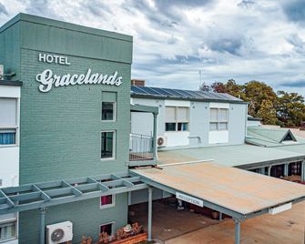 Gracelands Parkes - Parkes - Building