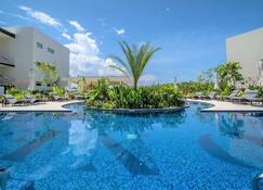 Cayman Luxury Rentals At One Canal Point - George Town - Piscina