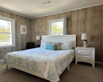 Coastal Distancing | Recently Updated | Under 5-min Walk to the Waves - Supply - Habitación