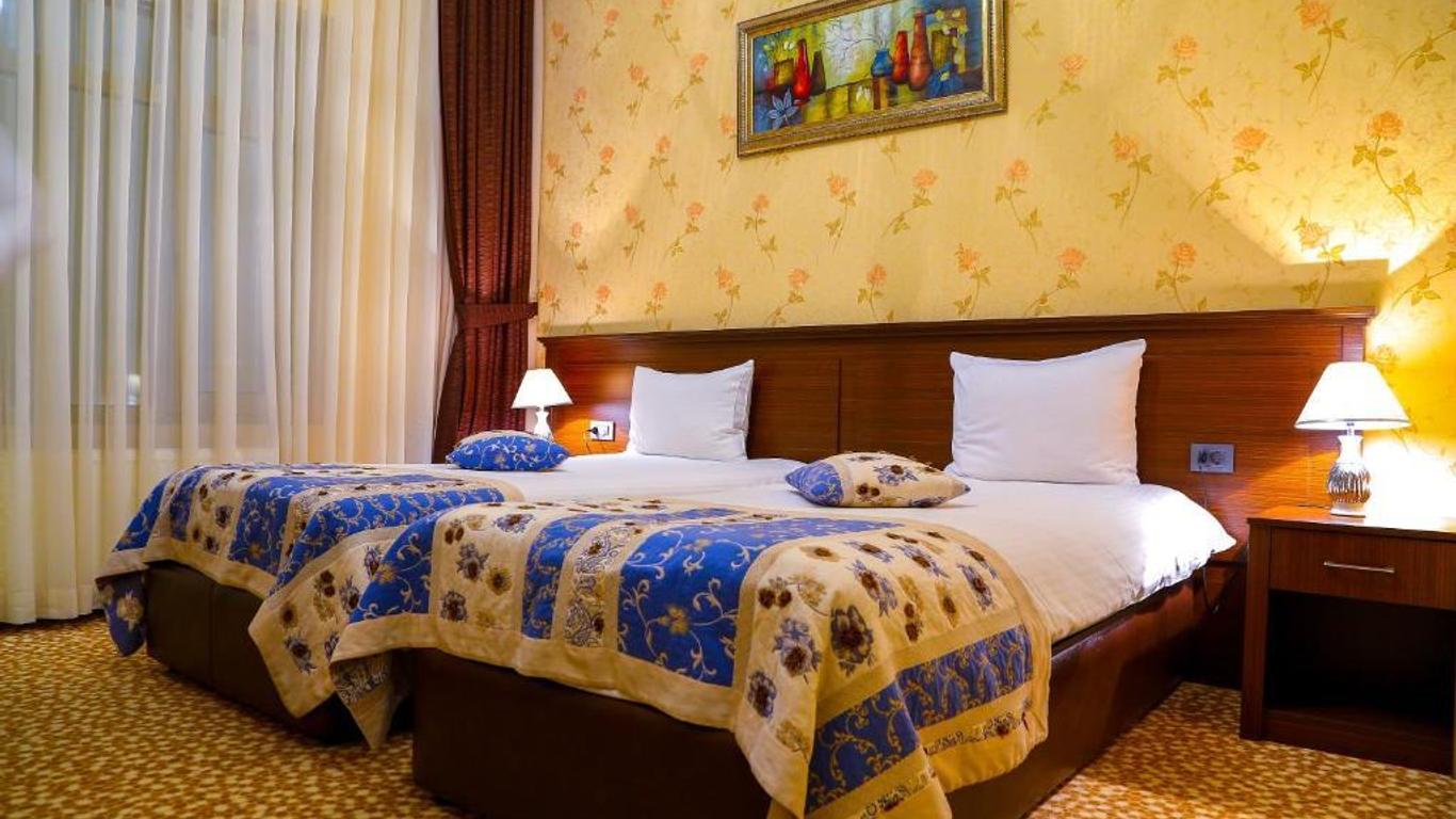 Central Park Hotel