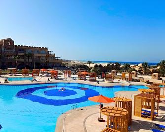 Utopia Beach Club - Al Quşayr - Pool