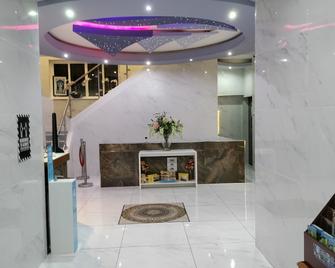 Torbay Court Hotel - פיינטון - לובי