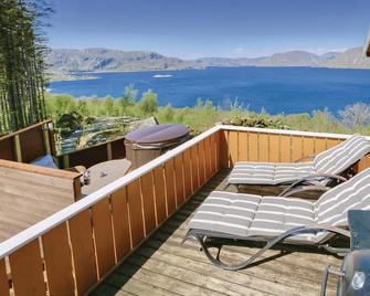 Nice home in Farsund with WiFi - Farsund - Parveke