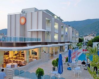 Dogan Beach Resort & Spa Hotel - Ozdere - Gebäude